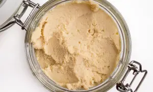 Domowy hummus w słoiku. Idealny do smarowania, dipowania i jako dodatek do dań. Proste jak zrobić hummus!